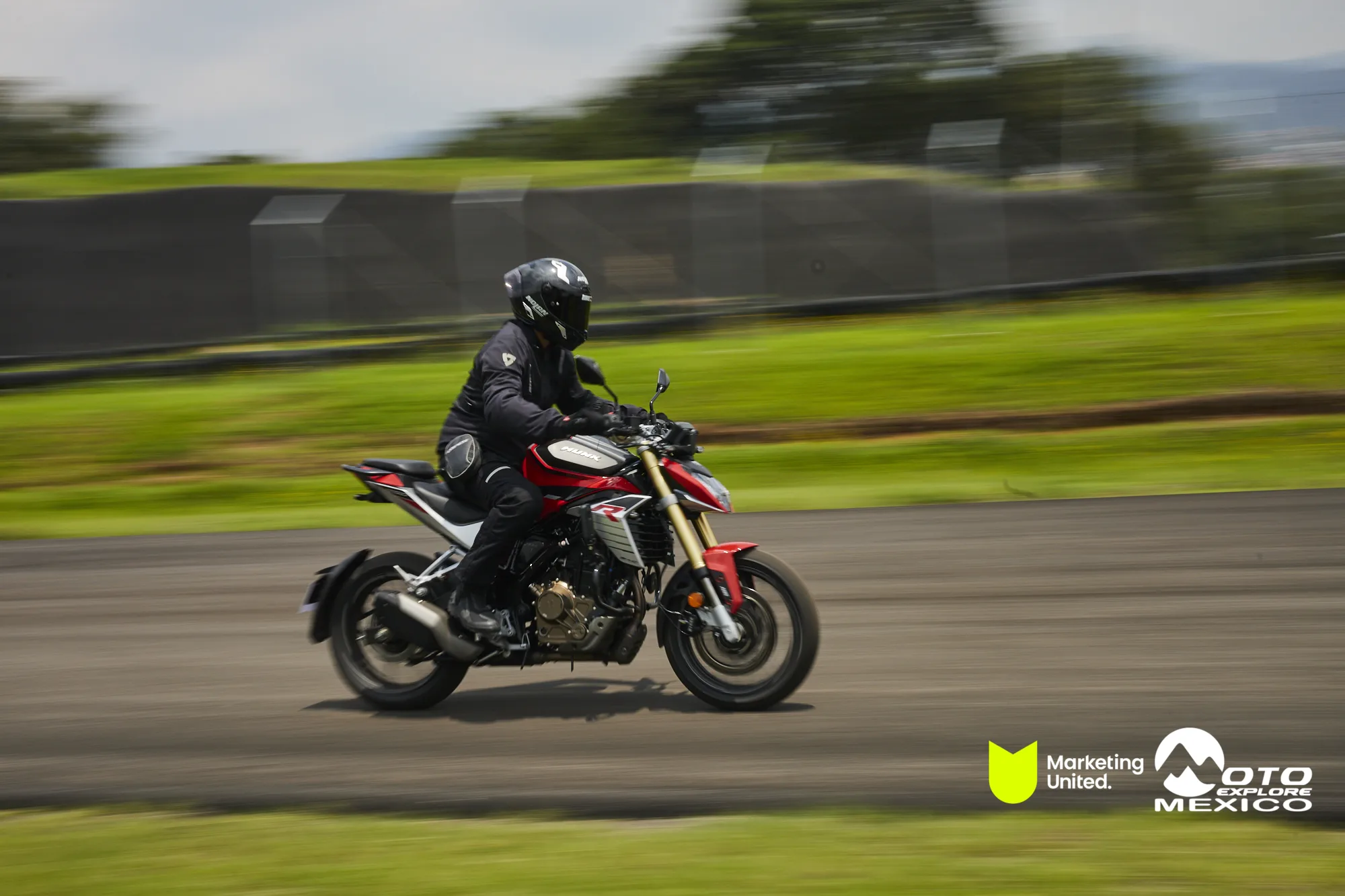 HUNK TRACKDAY 106